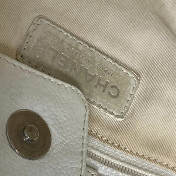 CHANEL Executive CC Shoulder Bag Tote Bag Caviar Leather White/SilverHardware - Picture 11 of 14